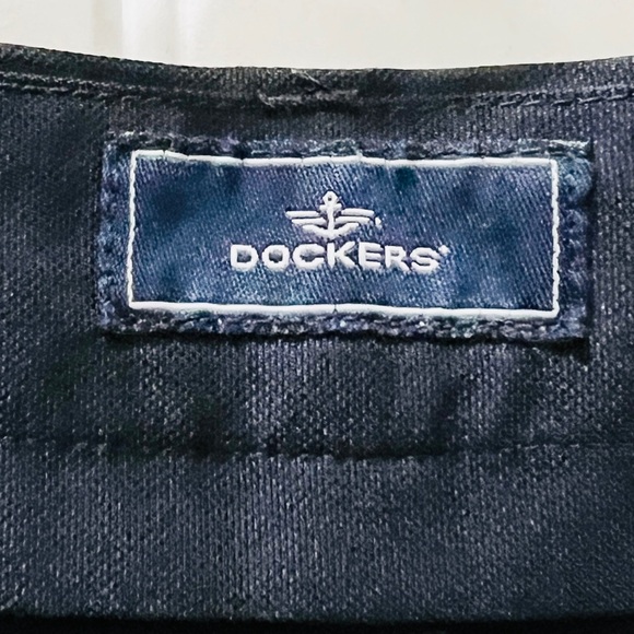 Dockers Men’s Navy Shorts | 36 W | Flat front | LIKE NEW! - Picture 3 of 5